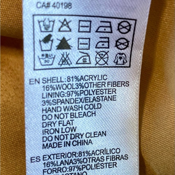 Woman’s Forever21 jacket - Picture 2 of 8